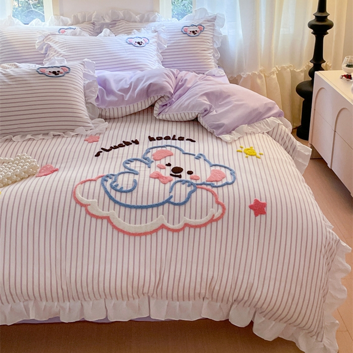 91家纺网 家纺一手货源 找家纺 泉欣家纺 2025新品韩系网红水洗棉卡通毛巾绣花小象考拉系列四件套（专版花型） 云朵考拉风铃紫