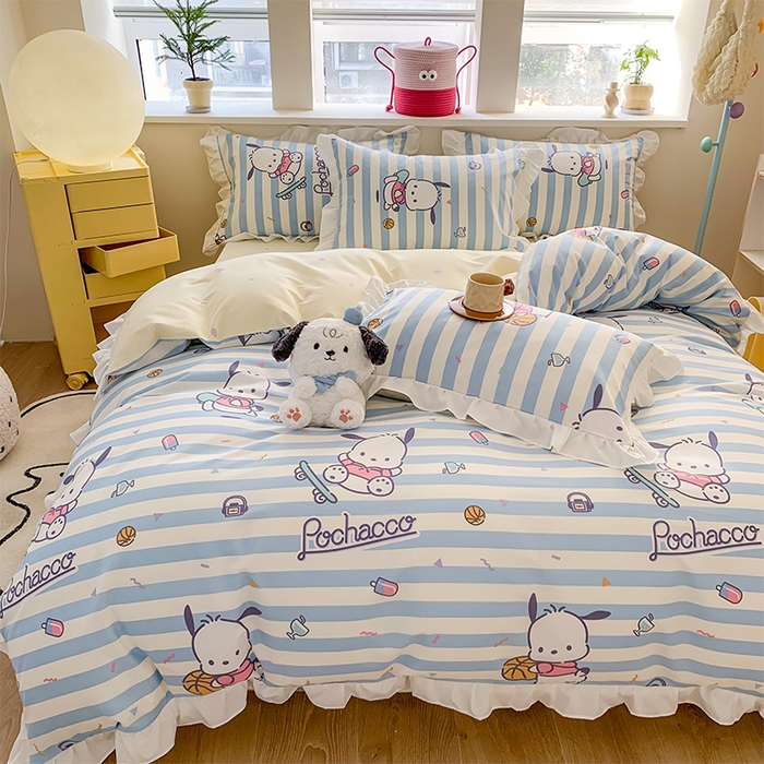 91家纺网 家纺一手货源 找家纺 玉元坊 2025新款三丽鸥系列白花边被套纯棉全棉床裙三件套四件套-帕恰狗白花边款式 条纹帕恰狗【花边款式】