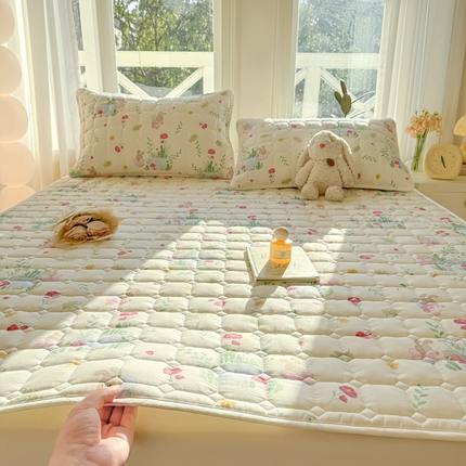 （买家秀 爆款花型 长期不断货）新款全棉棉花床垫床护垫三件套 精灵小兔