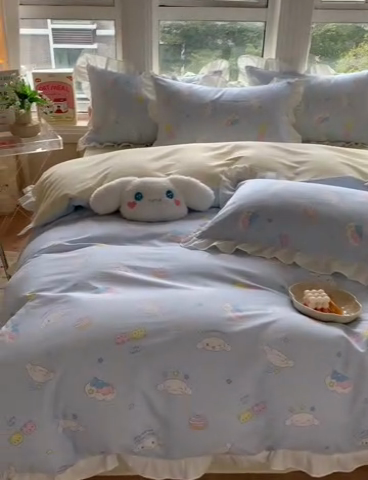 91家纺网 家纺一手货源 找家纺 玉元坊 2025新款三丽鸥系列白花边被套纯棉全棉床裙三件套四件套-大耳狗白花边款式 云朵大耳狗【花边款】