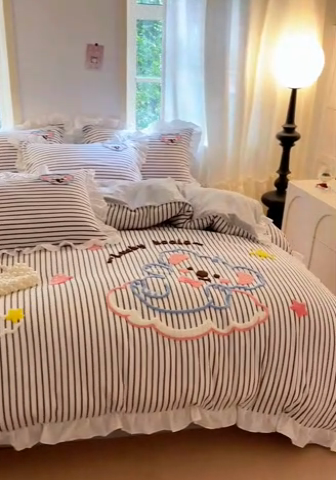 91家纺网 家纺一手货源 找家纺 泉欣家纺 2025新品韩系网红水洗棉卡通毛巾绣花小象考拉系列四件套（专版花型） 云朵考拉高级灰