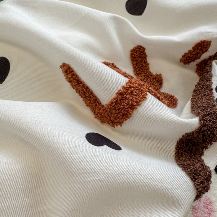 91家纺网 家纺一手货源 找家纺 曼之夏 2025新款全棉亲肤舒适毛巾绣四件套 毛巾绣-咔咔喵