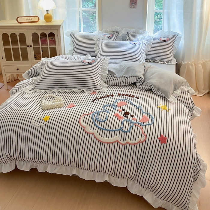 91家纺网 家纺一手货源 找家纺 泉欣家纺 2025新品韩系网红水洗棉卡通毛巾绣花小象考拉系列四件套（专版花型） 云朵考拉高级灰