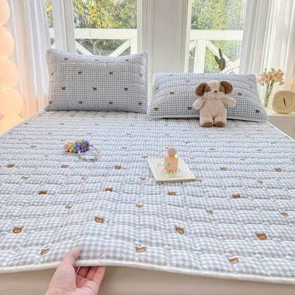 （买家秀 爆款花型 长期不断货）新款全棉棉花床垫床护垫三件套 格子熊仔-蓝