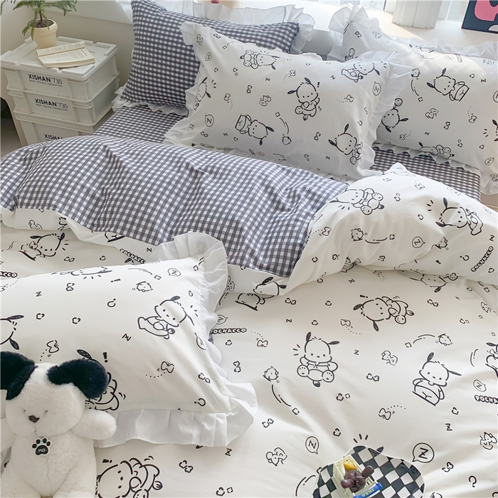 91家纺网 家纺一手货源 找家纺 玉元坊 2025新款三丽鸥系列白花边被套纯棉全棉床裙三件套四件套-帕恰狗白花边款式 花边款-线条帕恰狗