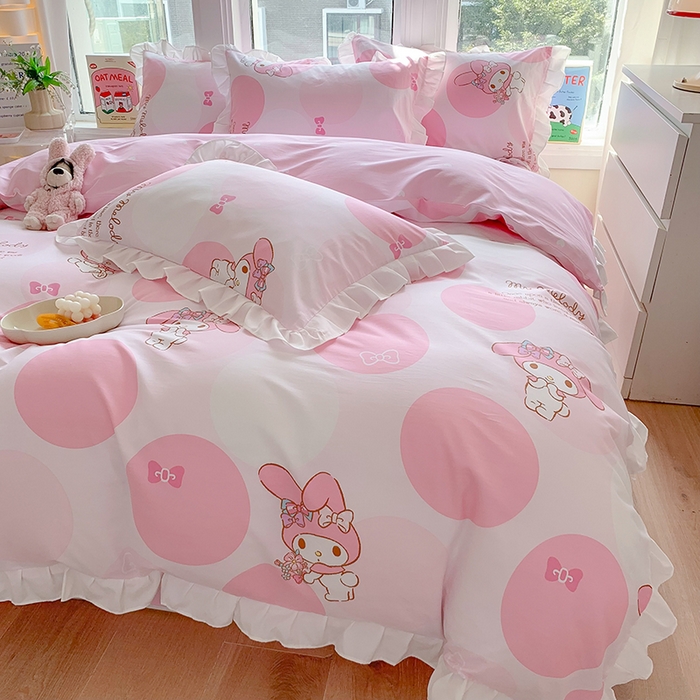 91家纺网 家纺一手货源 找家纺 玉元坊 2025新款三丽鸥系列白花边被套纯棉全棉床裙三件套四件套-美乐蒂白花边款式 圈圈美乐蒂【花边款】