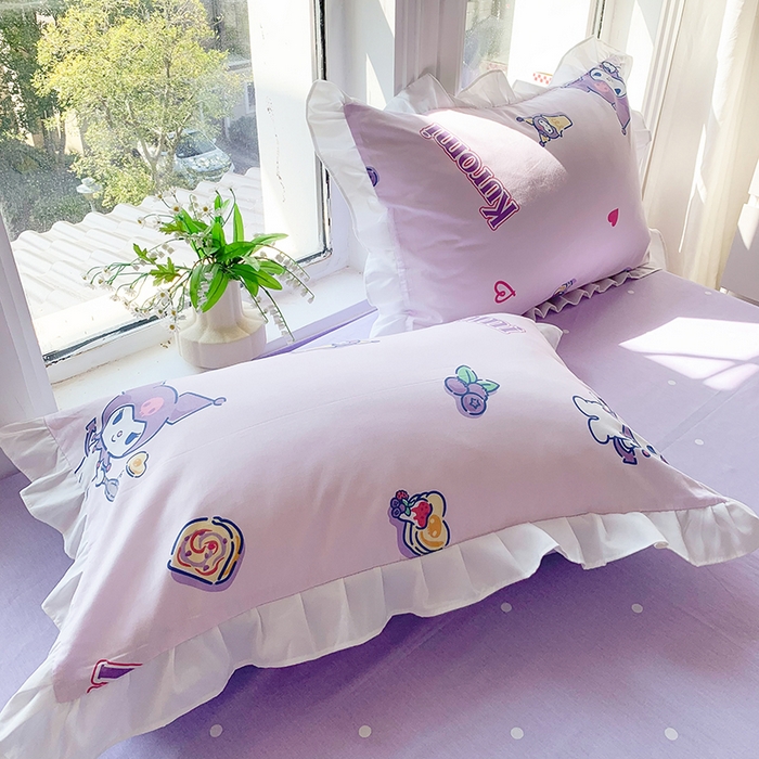 91家纺网 家纺一手货源 找家纺 玉元坊 2025新款三丽鸥系列白花边被套纯棉全棉床裙三件套四件套-库洛米白花边款式 甜甜库洛米【花边款】