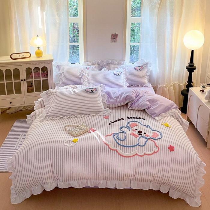 91家纺网 家纺一手货源 找家纺 泉欣家纺 2025新品韩系网红水洗棉卡通毛巾绣花小象考拉系列四件套（专版花型） 云朵考拉风铃紫