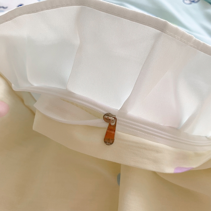 91家纺网 家纺一手货源 找家纺 玉元坊 2025新款三丽鸥系列白花边被套纯棉全棉床裙三件套四件套-大耳狗白花边款式 牛奶大耳狗【花边款】