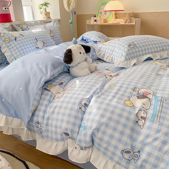 91家纺网 家纺一手货源 找家纺 玉元坊 2025新款三丽鸥系列白花边被套纯棉全棉床裙三件套四件套-帕恰狗白花边款式 格子帕恰狗【花边款式】