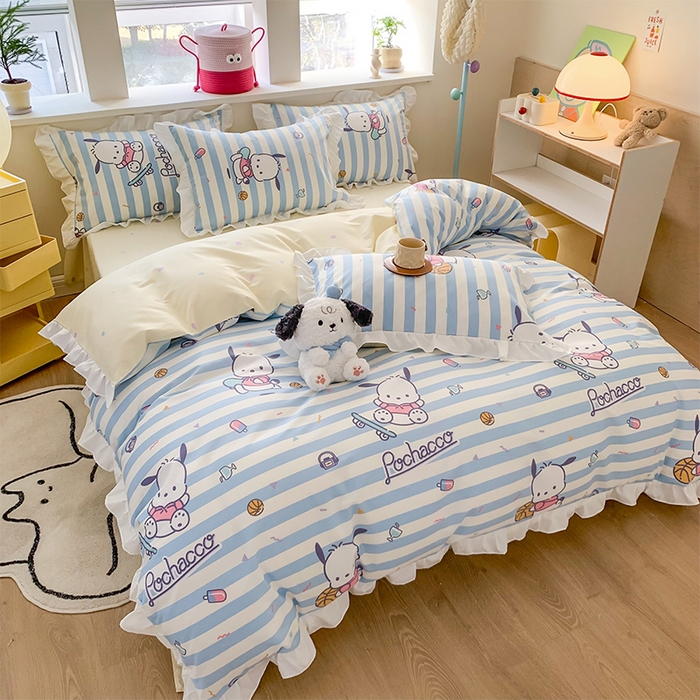 91家纺网 家纺一手货源 找家纺 玉元坊 2025新款三丽鸥系列白花边被套纯棉全棉床裙三件套四件套-帕恰狗白花边款式 条纹帕恰狗【花边款式】