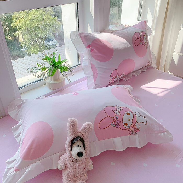 91家纺网 家纺一手货源 找家纺 玉元坊 2025新款三丽鸥系列白花边被套纯棉全棉床裙三件套四件套-美乐蒂白花边款式 圈圈美乐蒂【花边款】