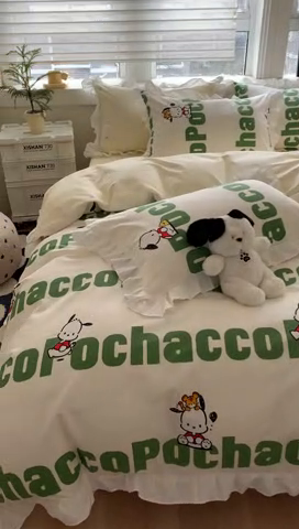 91家纺网 家纺一手货源 找家纺 玉元坊 2025新款三丽鸥系列白花边被套纯棉全棉床裙三件套四件套-帕恰狗白花边款式 花边款-字母帕恰狗