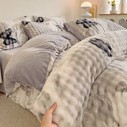 91家纺网 家纺一手货源 找家纺 （买家秀 爆款不断货）A类母婴级兔兔绒四件套小泡泡牛奶绒四件套珊瑚绒雪花绒四件套兔兔绒牛奶绒四件套 泡泡绒-梦蝶灰