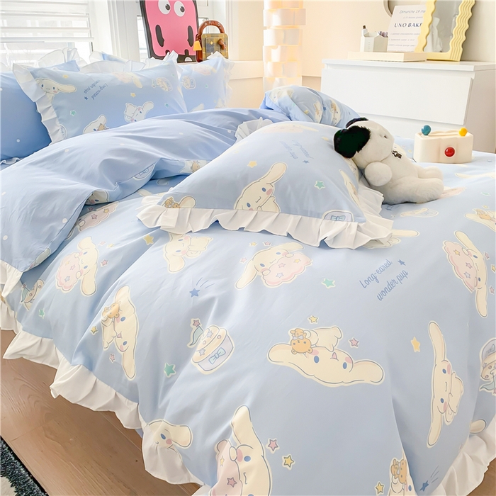 91家纺网 家纺一手货源 找家纺 玉元坊 2025新款三丽鸥系列白花边被套纯棉全棉床裙三件套四件套-大耳狗白花边款式 花边款-蛋糕玉桂狗