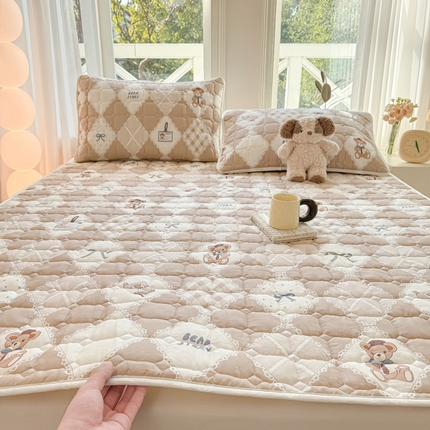 （买家秀 爆款花型 长期不断货）新款全棉棉花床垫床护垫三件套 贝琪-咖