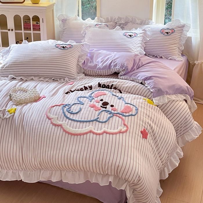 91家纺网 家纺一手货源 找家纺 泉欣家纺 2025新品韩系网红水洗棉卡通毛巾绣花小象考拉系列四件套（专版花型） 云朵考拉风铃紫
