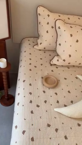 91家纺网 家纺一手货源 找家纺 汇庭 2025新款蔓莎床盖三件套系列 星空熊