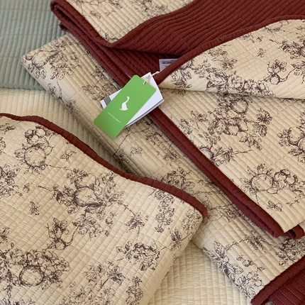 汇庭 2025新款蔓莎床盖三件套系列 蔓莎红