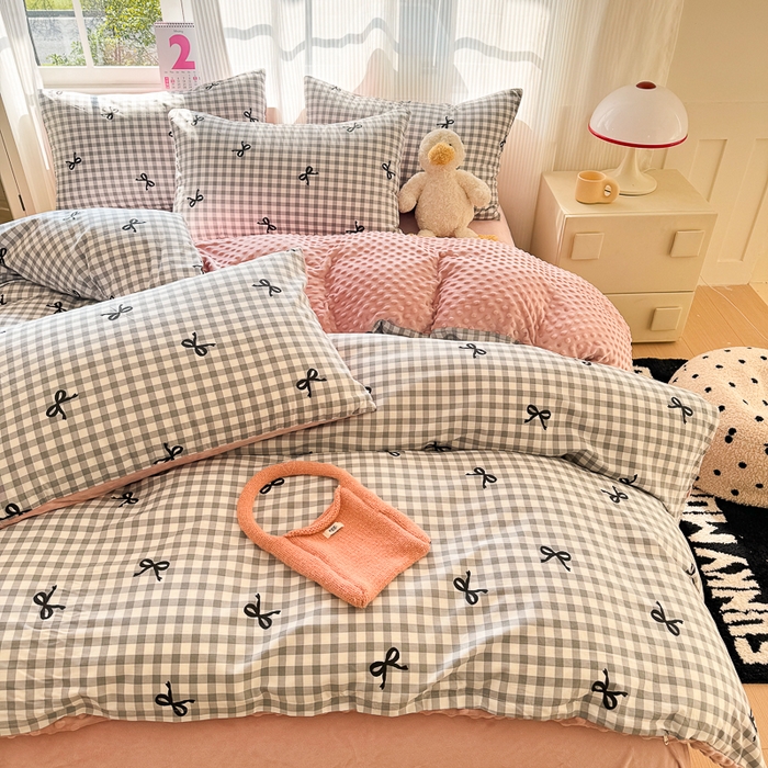 91家纺网 家纺一手货源 找家纺 千朵 2025新款全棉加豆豆绒四件套 灰色蝴蝶结