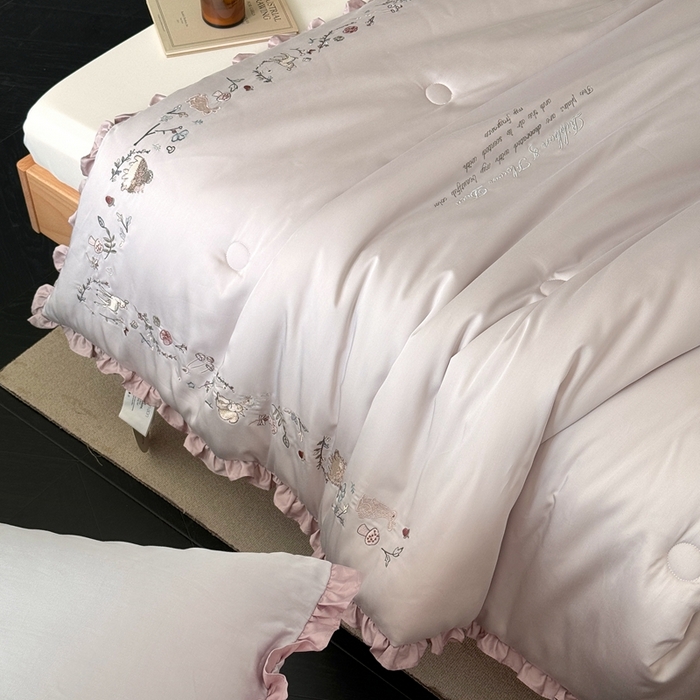 91家纺网 家纺一手货源 找家纺 汇庭 2025新款绿野仙踪春秋系列冬被 淡紫