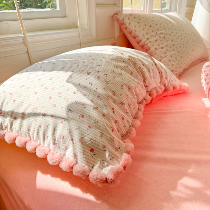 91家纺网 家纺一手货源 找家纺 千朵 2025新款棉加豆豆绒毛毛球边四件套 茉莉爱