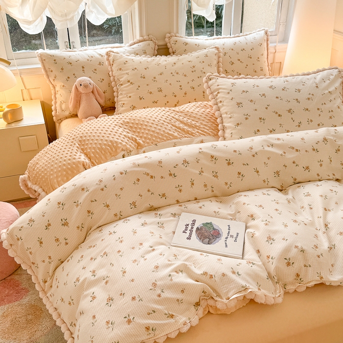 91家纺网 家纺一手货源 找家纺 千朵 2025新款棉加豆豆绒毛毛球边四件套 优诺米