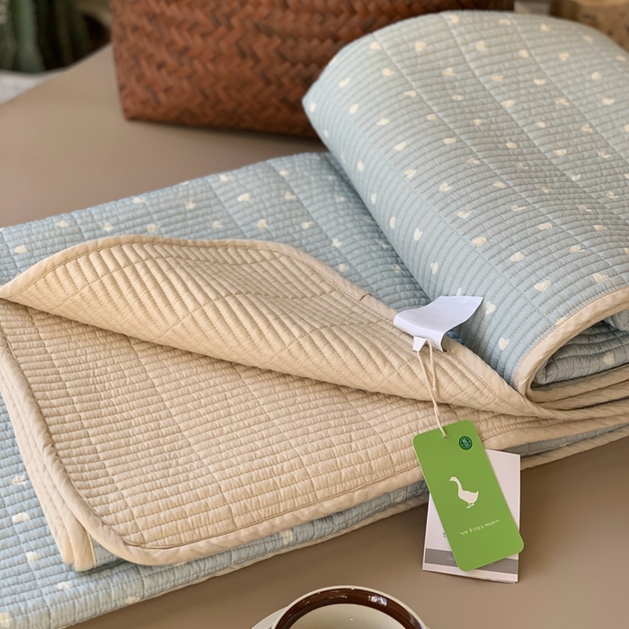 91家纺网 家纺一手货源 找家纺 汇庭 2025新款蔓莎床盖三件套系列 小爱心兰