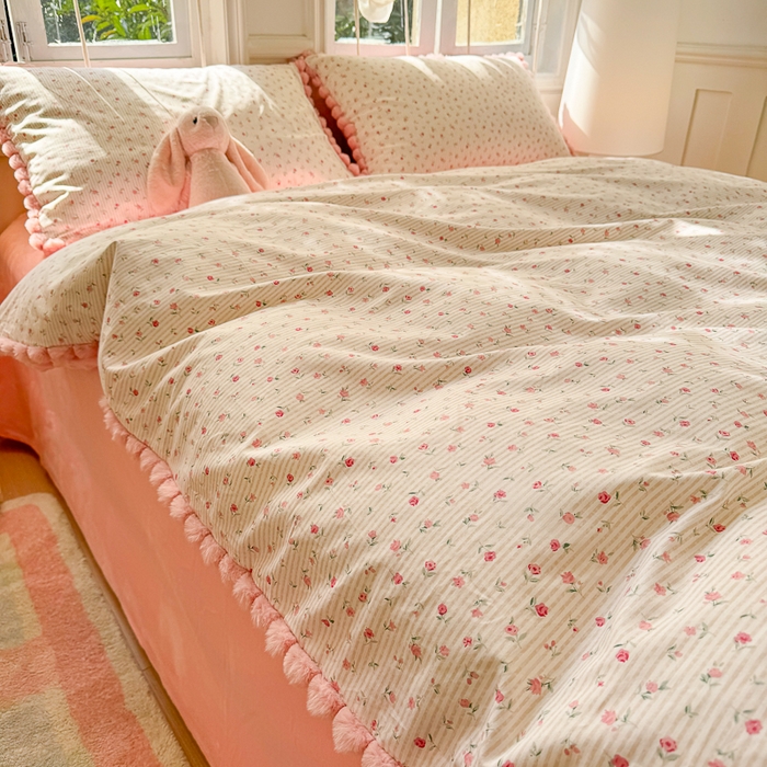 91家纺网 家纺一手货源 找家纺 千朵 2025新款棉加豆豆绒毛毛球边四件套 茉莉爱