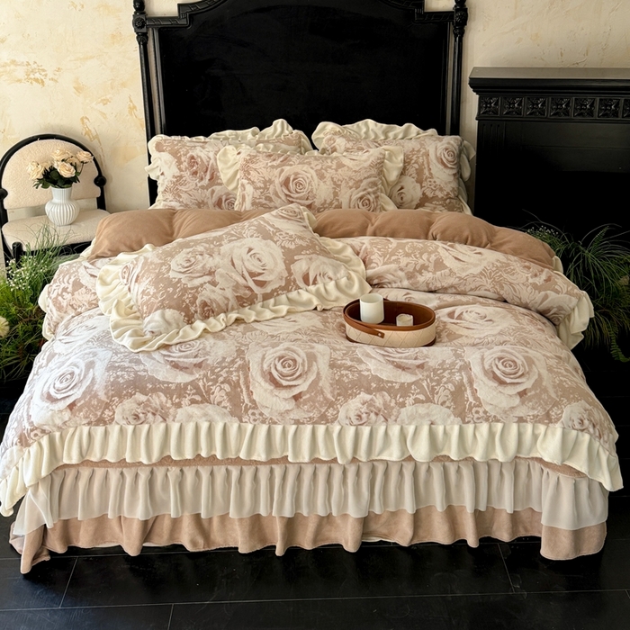 91家纺网 家纺一手货源 找家纺 大麦家纺 2024新款高克重牛奶绒夹棉床盖四件套 玫瑰咖