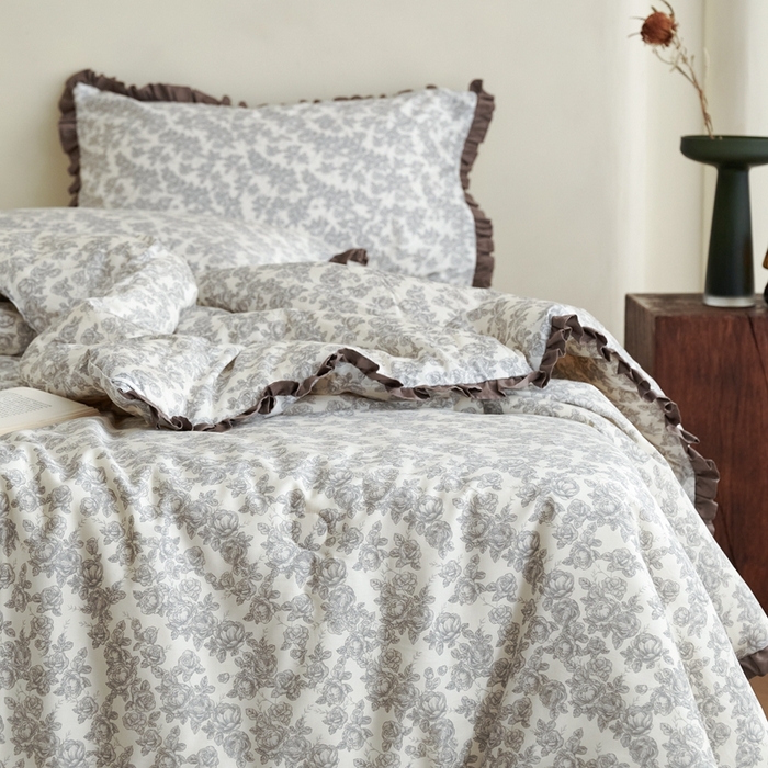 91家纺网 家纺一手货源 找家纺 汇庭 2025新款秋冬新款·铂金雅棉春秋系列·棚拍 薇纳斯