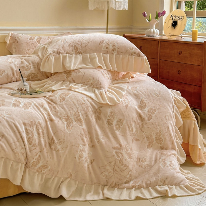 91家纺网 家纺一手货源 找家纺 大麦家纺 2024新款高克重牛奶绒夹棉床盖四件套 梦蝶咖