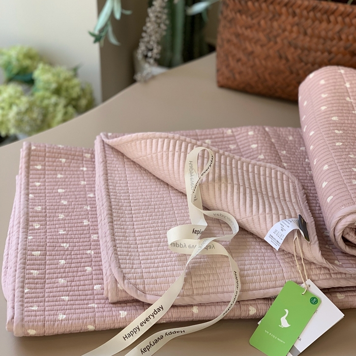 91家纺网 家纺一手货源 找家纺 汇庭 2025新款蔓莎床盖三件套系列 小爱心粉