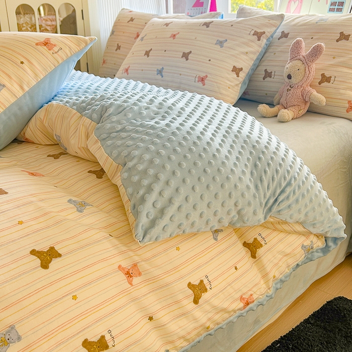 91家纺网 家纺一手货源 找家纺 千朵 2025新款全棉加豆豆绒四件套 小彩熊