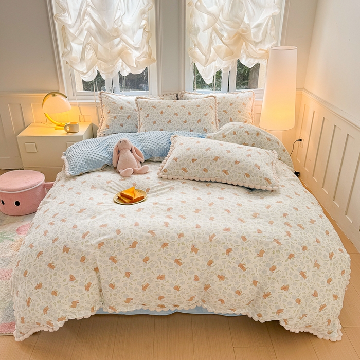 91家纺网 家纺一手货源 找家纺 千朵 2025新款棉加豆豆绒毛毛球边四件套 玉兔