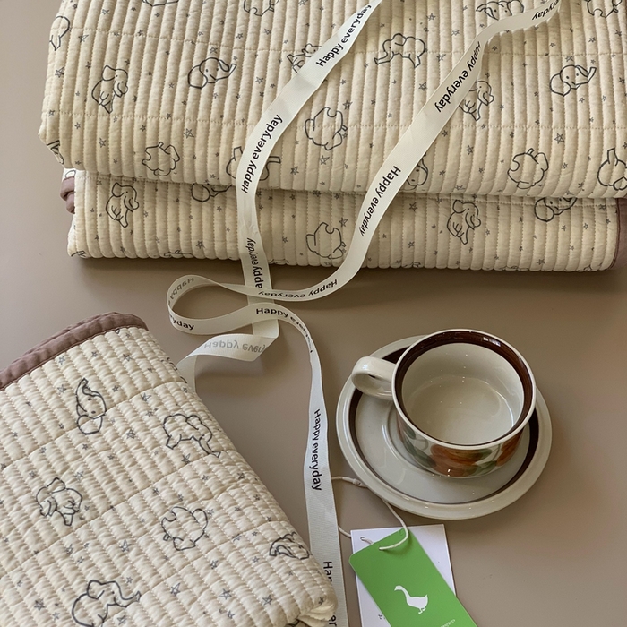 91家纺网 家纺一手货源 找家纺 汇庭 2025新款蔓莎床盖三件套系列 小象星星