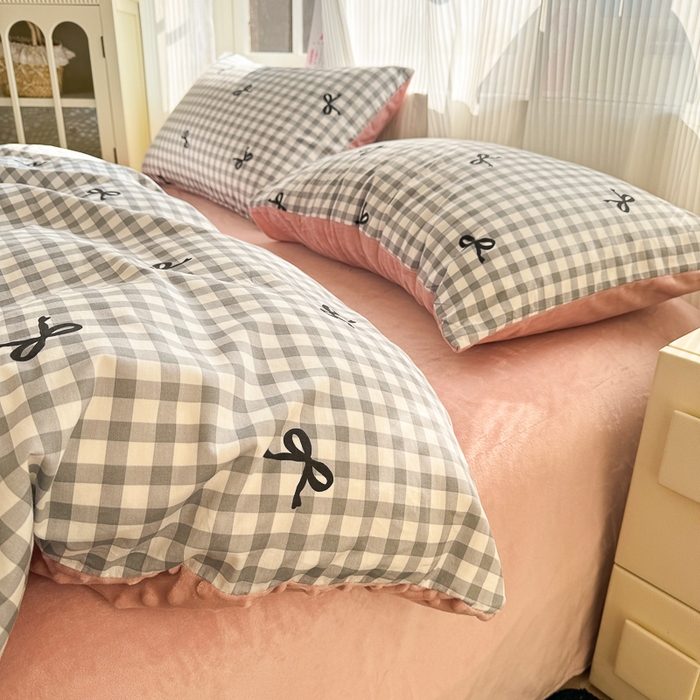 91家纺网 家纺一手货源 找家纺 千朵 2025新款全棉加豆豆绒四件套 灰色蝴蝶结