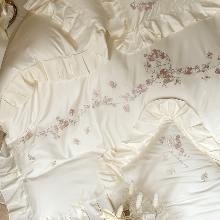 91家纺网 家纺一手货源 找家纺 窝米 2025长绒荷叶边100支刺绣工艺款四件套（玫瑰园） 玫瑰园-奶白