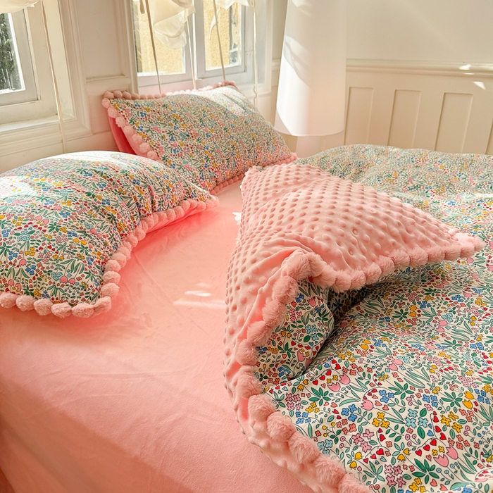 91家纺网 家纺一手货源 找家纺 千朵 2025新款棉加豆豆绒毛毛球边四件套 安琪