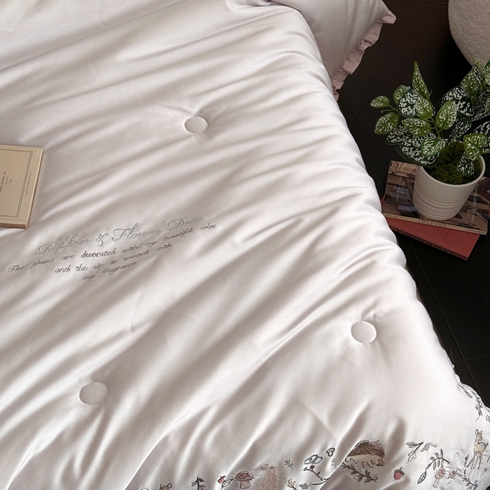 91家纺网 家纺一手货源 找家纺 汇庭 2025新款绿野仙踪春秋系列冬被 淡紫