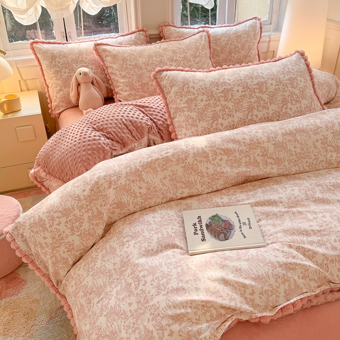 91家纺网 家纺一手货源 找家纺 千朵 2025新款棉加豆豆绒毛毛球边四件套 梦幻