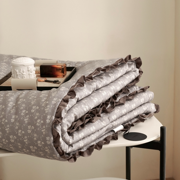 91家纺网 家纺一手货源 找家纺 汇庭 2025新款秋冬新款·铂金雅棉春秋系列·棚拍 苏美尔灰