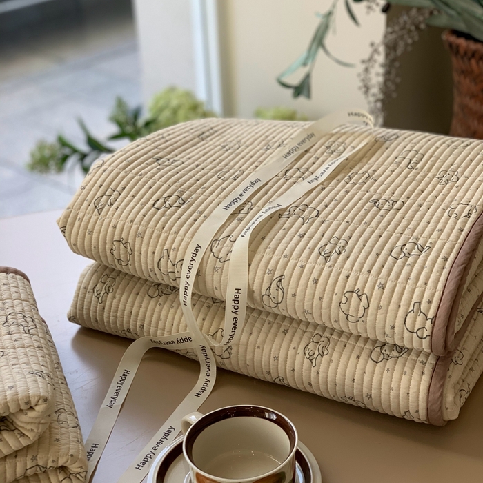 91家纺网 家纺一手货源 找家纺 汇庭 2025新款蔓莎床盖三件套系列 小象星星