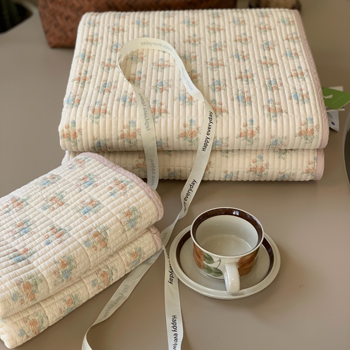 91家纺网 家纺一手货源 找家纺 汇庭 2025新款蔓莎床盖三件套系列 花世界