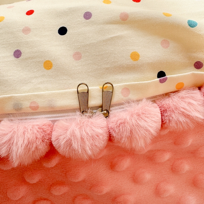 91家纺网 家纺一手货源 找家纺 千朵 2025新款棉加豆豆绒毛毛球边四件套 啵啵