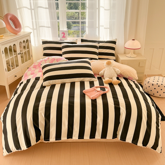 91家纺网 家纺一手货源 找家纺 千朵 2025新款全棉加豆豆绒四件套 甜酷黑莓