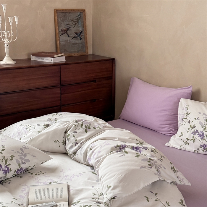 91家纺网 家纺一手货源 找家纺 窝米 2025春季新品全棉13370系列全棉治愈风花卉系列四件套 写意紫