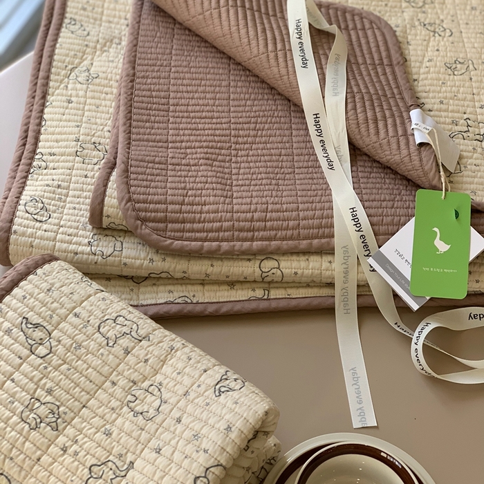 91家纺网 家纺一手货源 找家纺 汇庭 2025新款蔓莎床盖三件套系列 小象星星