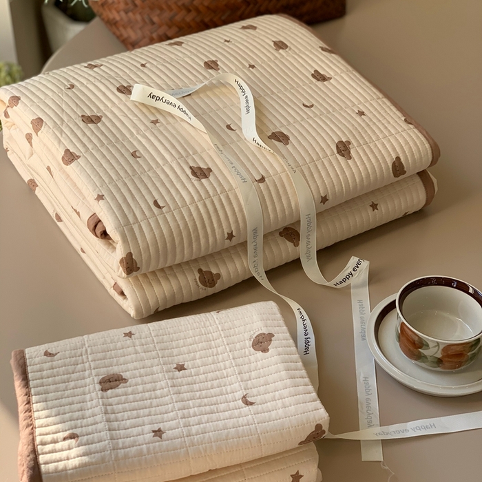 91家纺网 家纺一手货源 找家纺 汇庭 2025新款蔓莎床盖三件套系列 星空熊