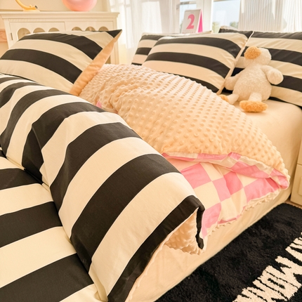 千朵 2025新款全棉加豆豆绒四件套 甜酷黑莓